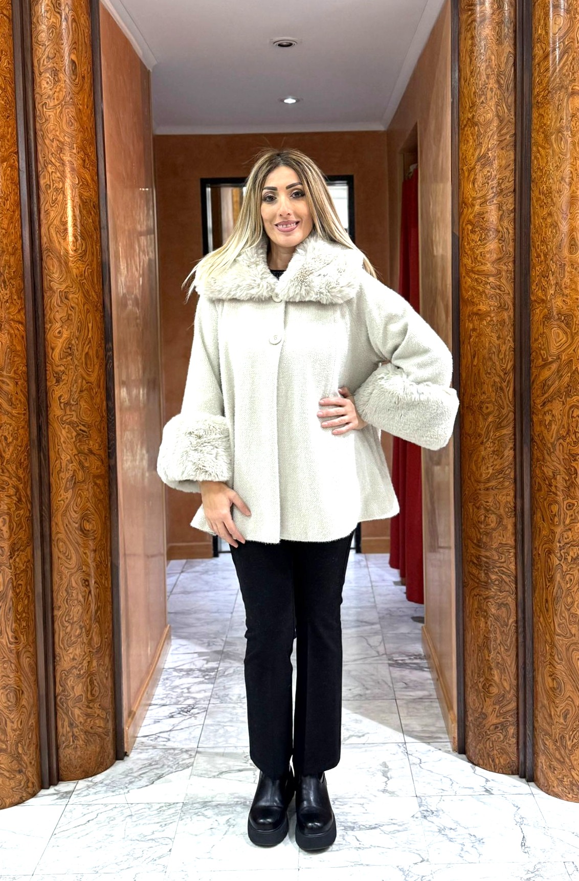 Mantella Luciana Panna - immagine 2