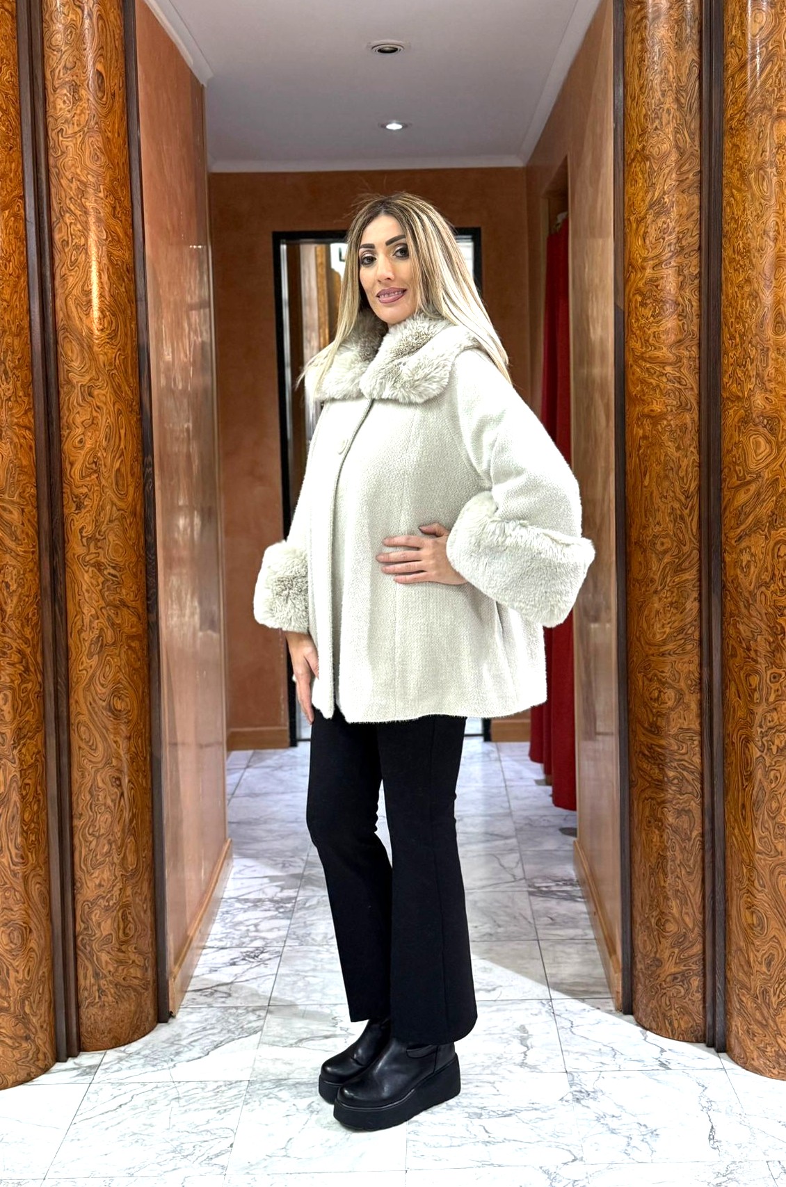 Mantella Luciana Panna - immagine 3