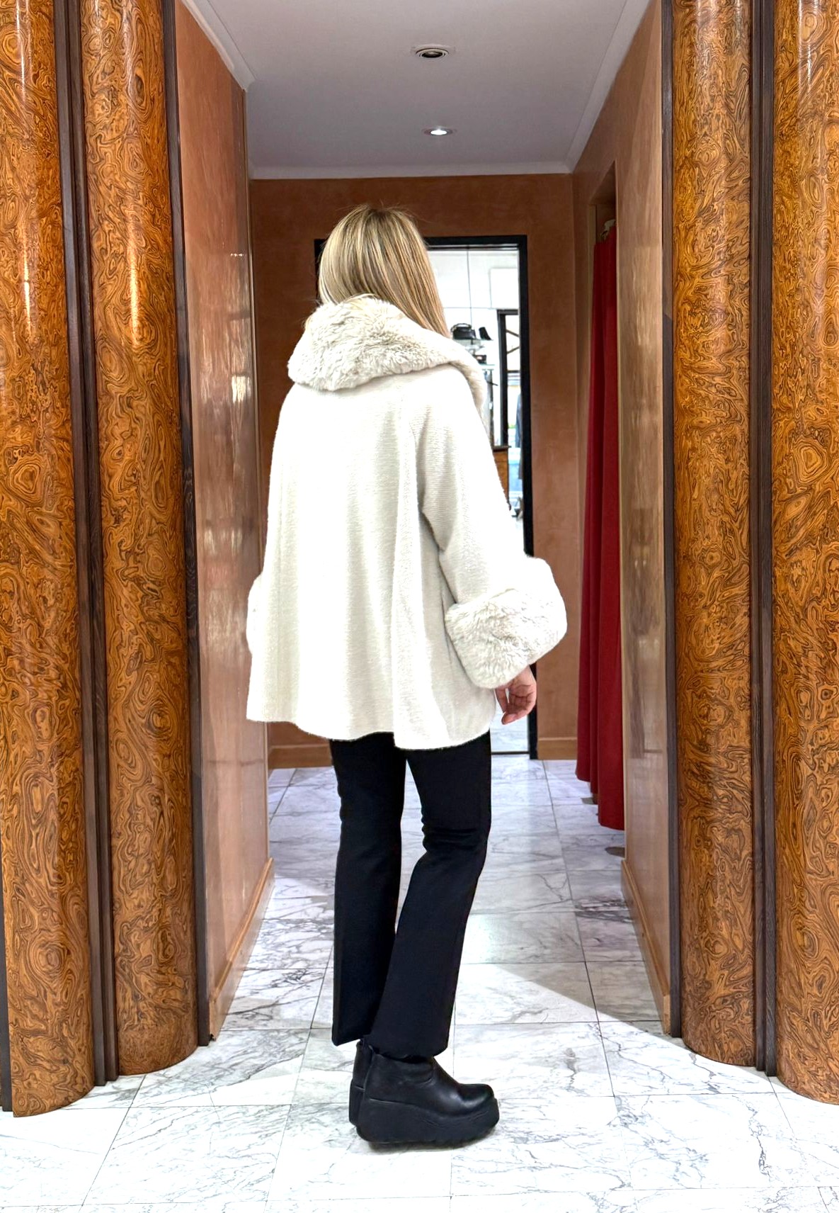 Mantella Luciana Panna - immagine 4